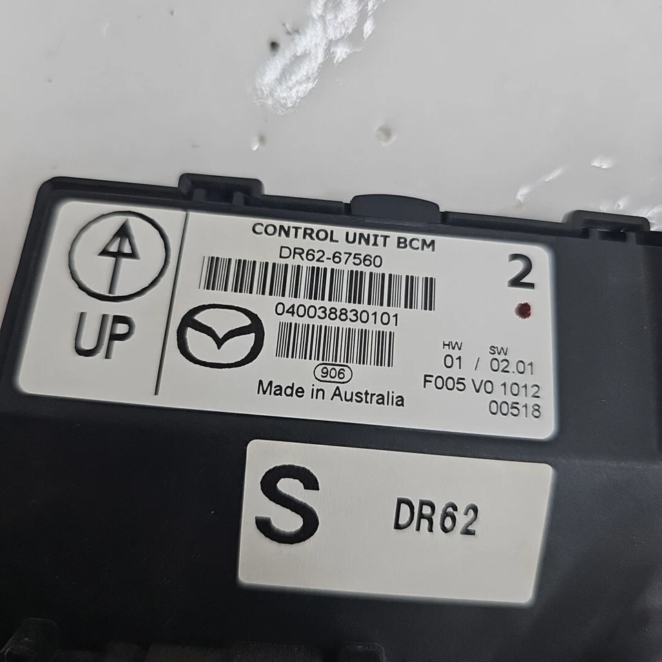 2011-2014 MAZDA 2 OEM BOSCH BODY CONTROL MODULE UNIT BCM DR62-67560 - Image 3 of 4