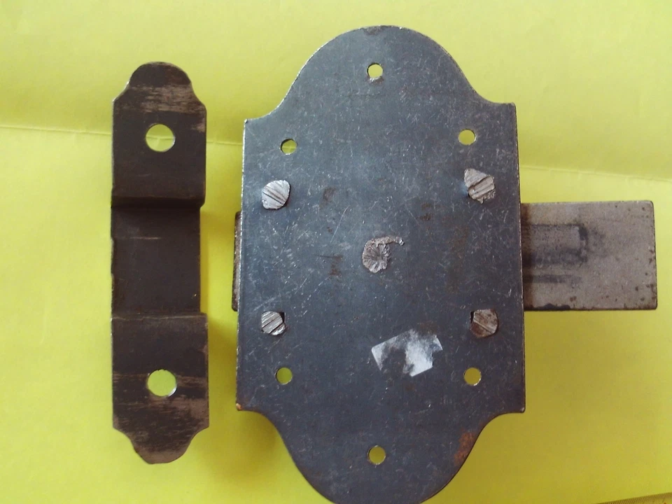 TARGETTE ANCIENNE - Photo 3/3