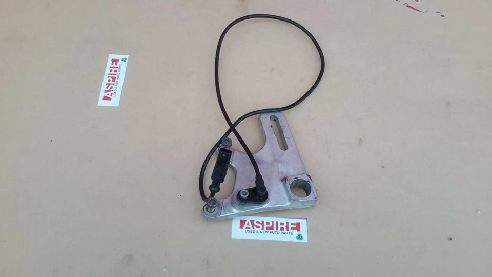 Оригинальный кронштейн для крепления суппорта заднего тормоза 2004 Ducati ST4S 825.1.034.1A - Изображение 2 из 3