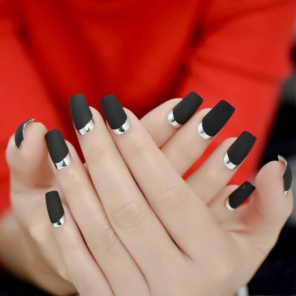 black and silver acrylic nail designs