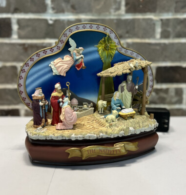 Enesco THE NATIVITY Musical Silent Night Lights Multi Action  display picture 1