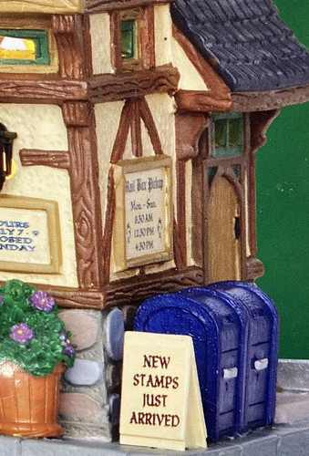 Lemax Weihnachtsdorf ~ Tudor Lane Post Office ~ Neu im Karton - Bild 8 von 12
