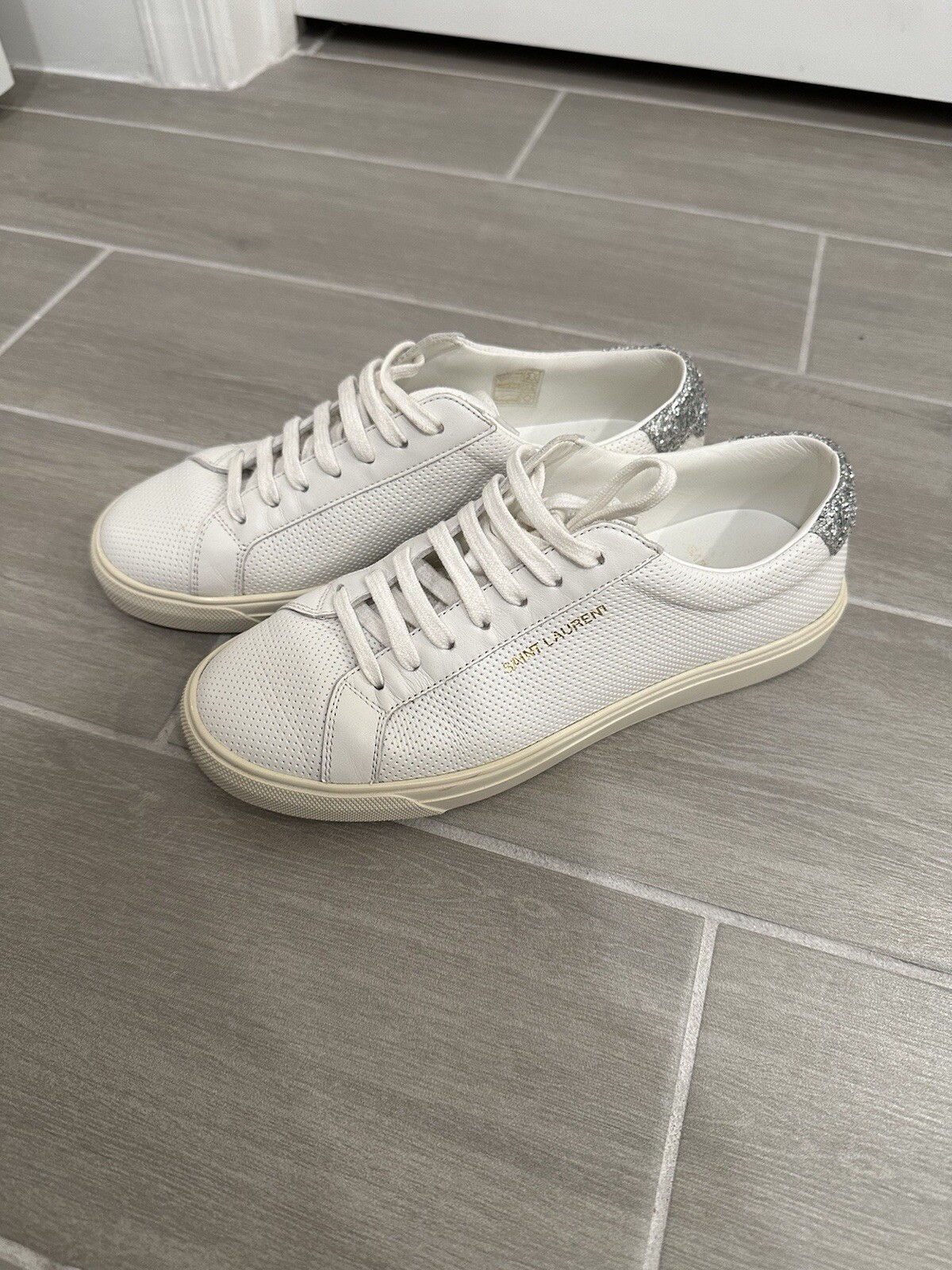 Sneakers basse SAINT LAURENT in pelle di vitello traforata glitter Andy taglia 36 EU