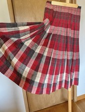 Vintage Wool Skirt Red Plaid Pleated Reversible Midi 29  Length 24  Waist Size S