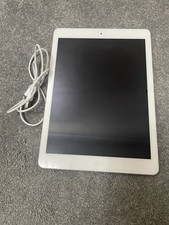 Apple iPad 32GB Wi‑Fi 9.7" Silver/White Tablet w/ Front & Rear Cameras