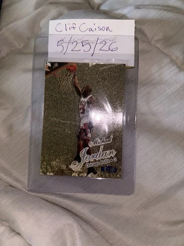 1997-98 Fleer Ultra - Michael Jordan #23G Gold Medallion
