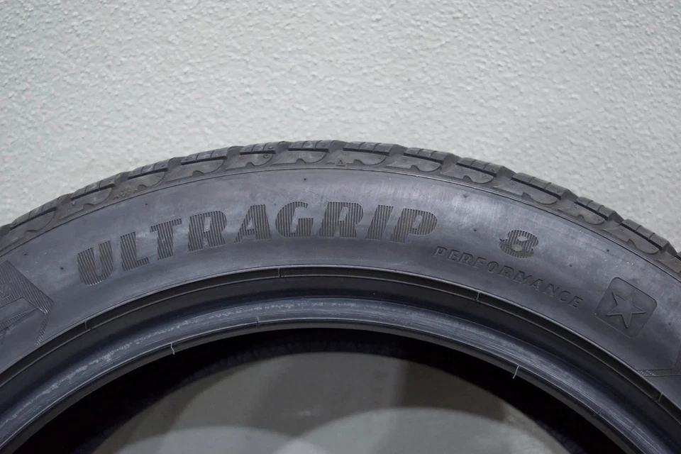 4x Goodyear UltraGrip 8 * 245 45 R18 100H M+S XL Winterreifen DOT21 +6,2mm O534O - Bild 3 von 4
