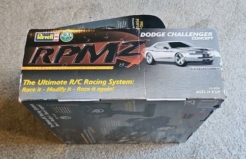 RPMZ Revell Performance Machines, Dodge Challenger, Ultimate R/C Racing System - Picture 8 of 8
