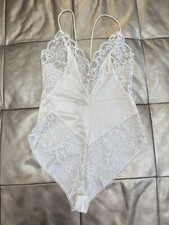 VINTAGE UNDERCOVER WEAR WHITE LACE BABYDOLL ROMPER TEDDY BRIDAL MEDIUM LINGERIE