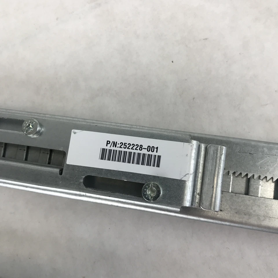 252228-001 252231-001 Compaq Fixed Rail Kit DL360 G3 G2 - Image 2 of 4