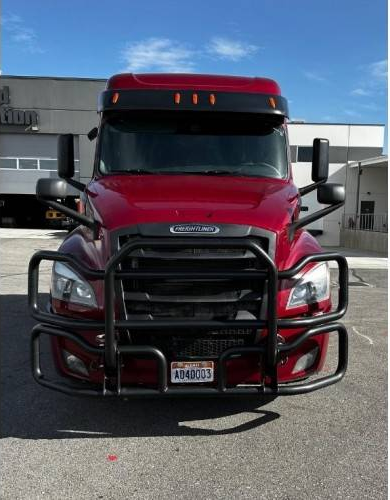 2020 FRIEGHTLINER Cascadia 126  BURGANDY Diesel Straight 6 Cylinder Engine Autom - Picture 1 of 10