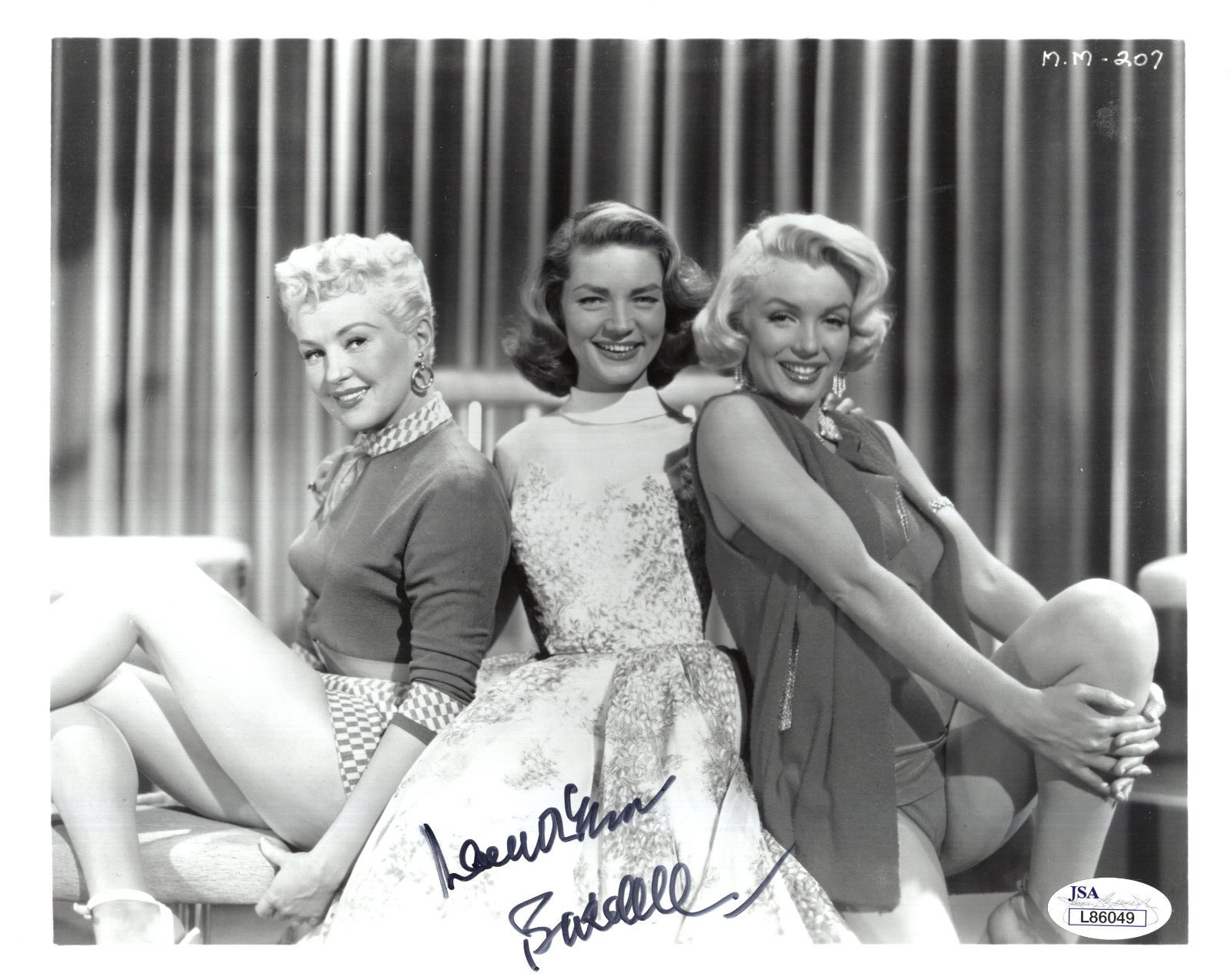 LAUREN BACALL HAND SIGNED 8x10 PHOTO WITH BETTY GRABLE+MARILYN MONROE ...