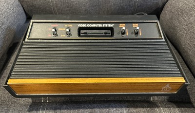 Official Atari 2600 Woodgrain Console! ~ Works Great! ~ Fast Shipping! ~ LQQK