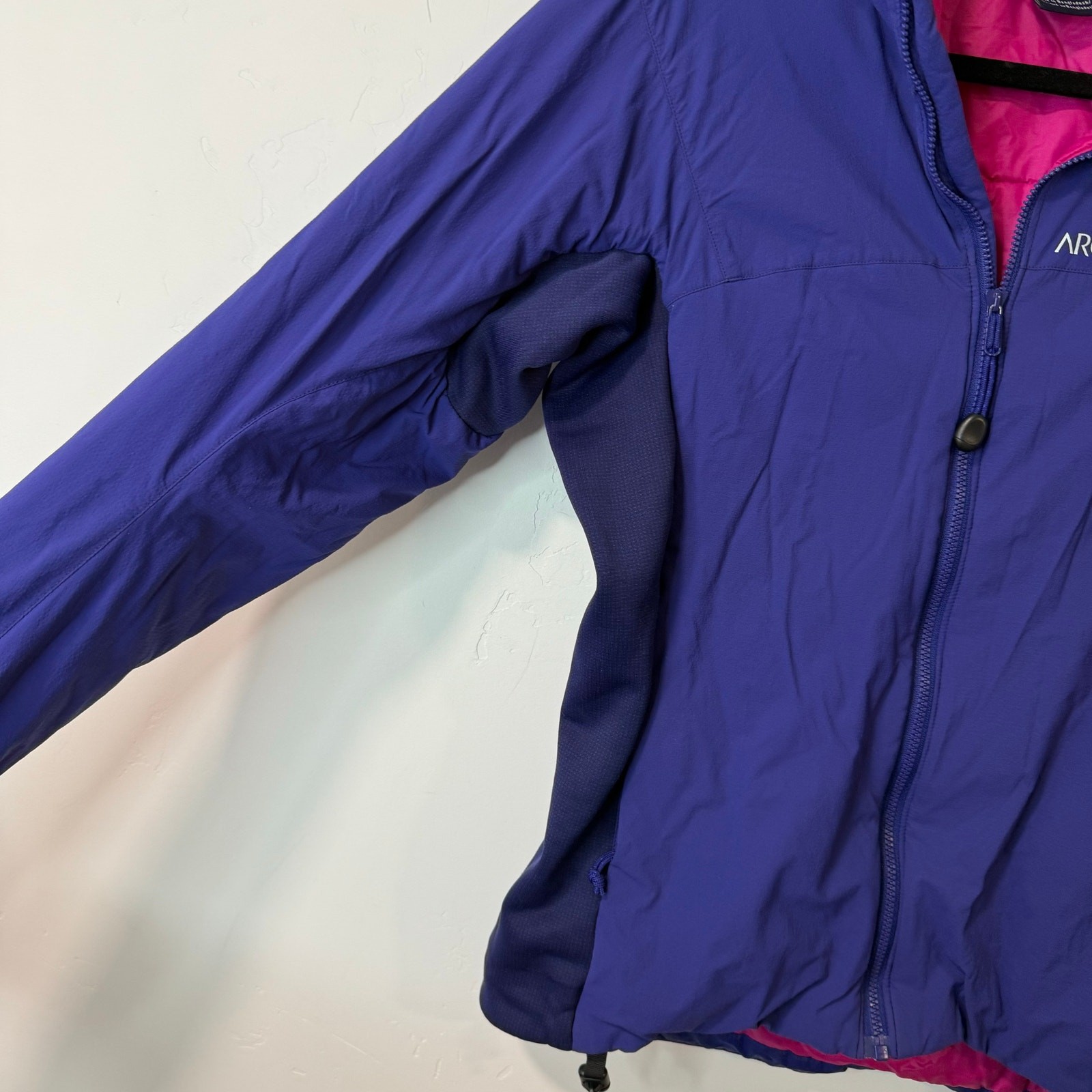 Arc'teryx Giacca Donna Atom Felpa con Cappuccio Full Zip Viola Piccola Isolata Elasticizzata
