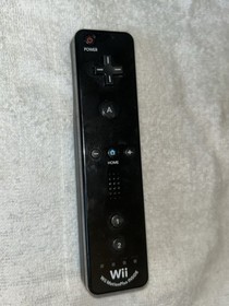 Nintendo Wii Console Bundle with Controllers, Sensor Bar Wii Board & (Games CIB)