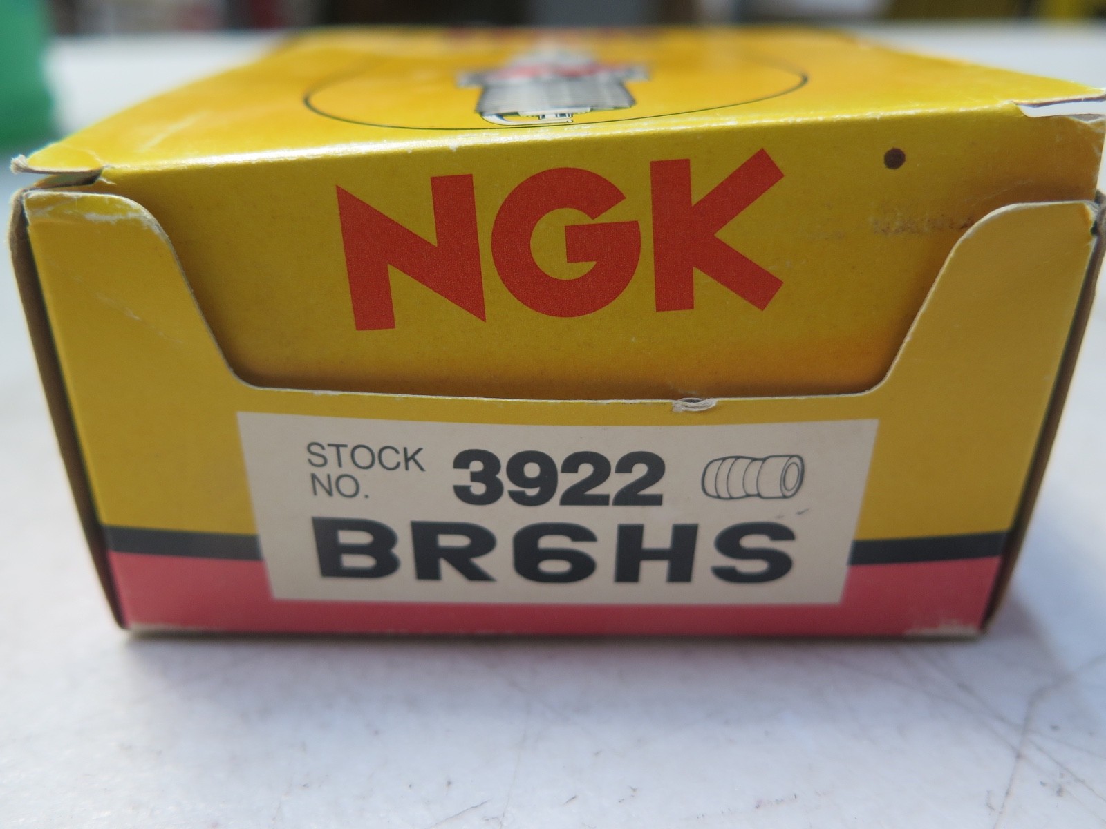 Box of 10 NGK BR6HS 3922 Standard Resistor Spark Plug  Marine Motorcycle.  O8C5