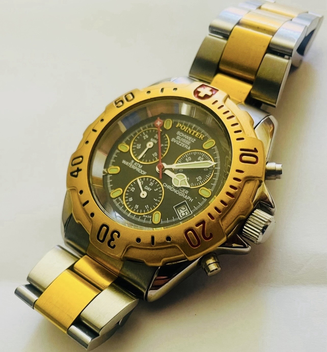 Pointer Chronograph Quartz Two-Tone Gold Silver W… - image 1