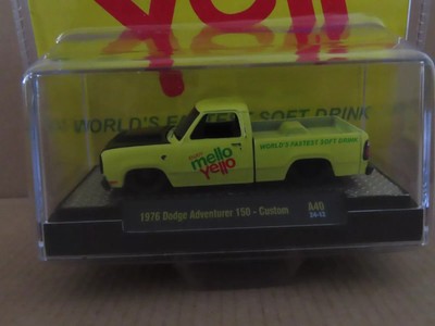M2 Machines Mello Yello 1976 Dodge Adventurer 150 Custom Chase