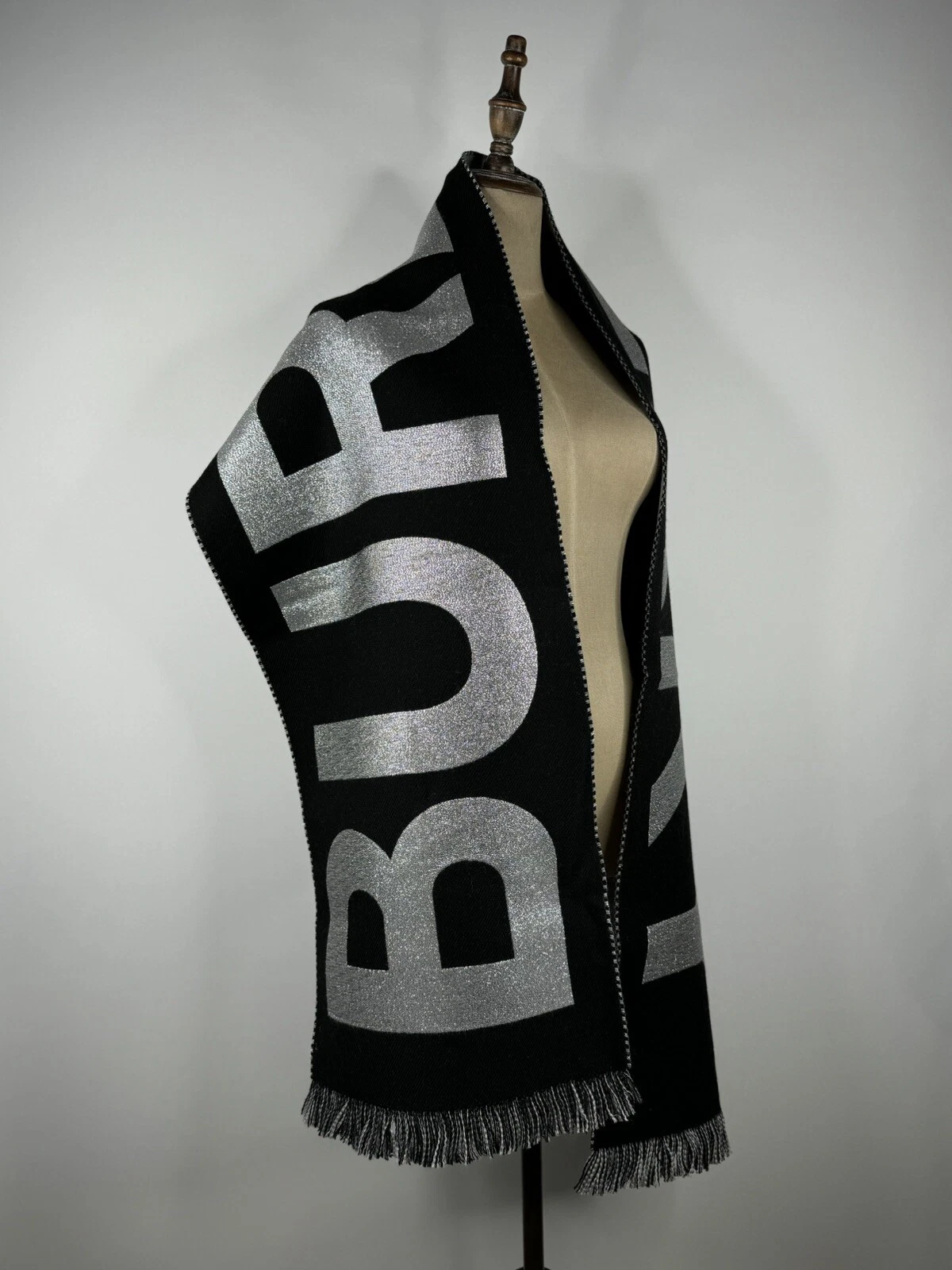 Burberry — Burberry Unisex Scarf Shawl 188x33 Black/Grey New