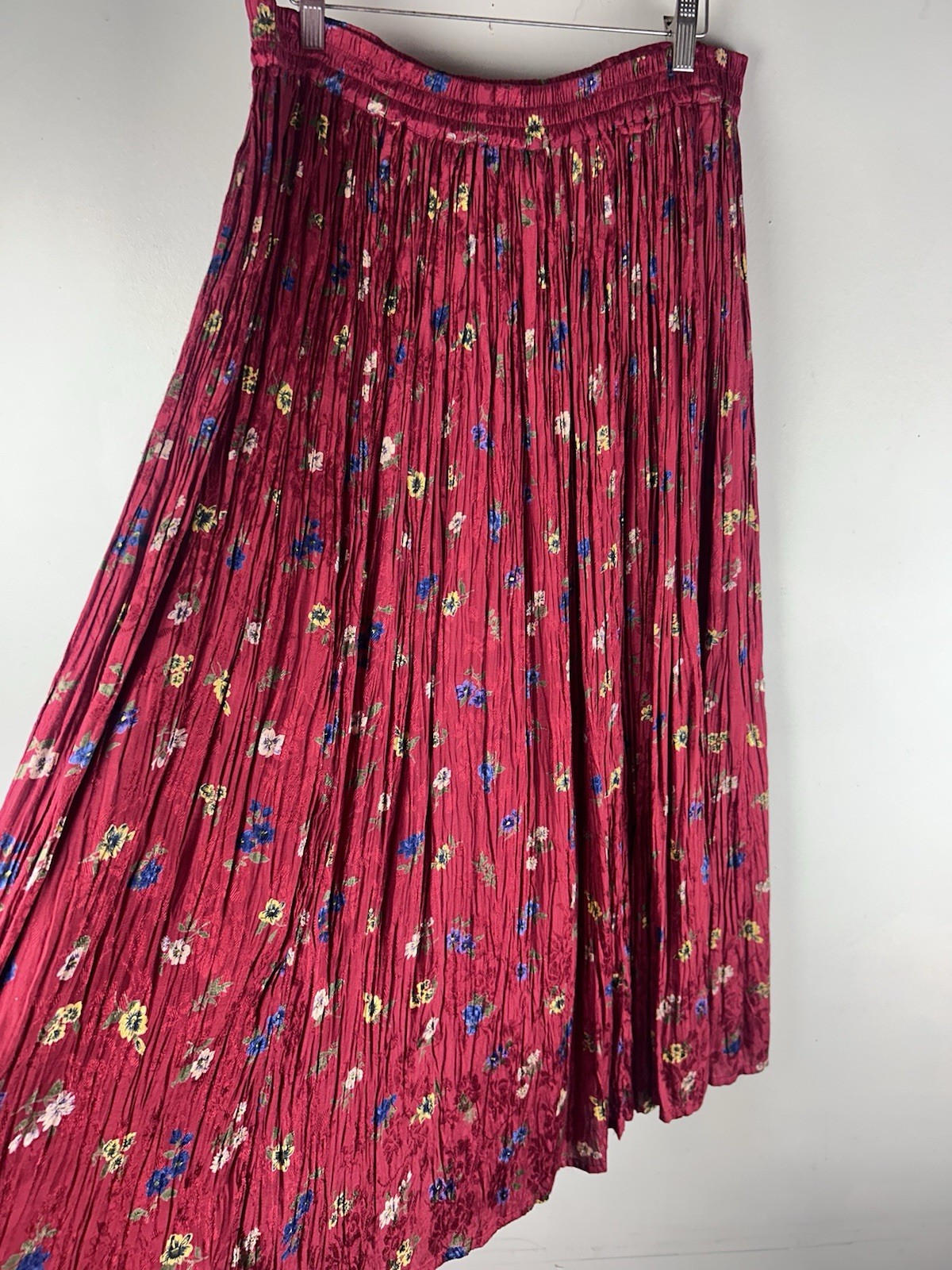 VTG Maxi Skirt Size M Red Floral Silky Crinkled Prairie Cottage Peasant Pansy-image