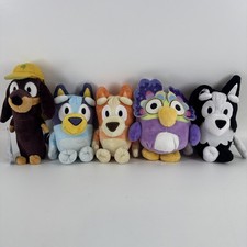 Bluey Friends Lot 5 Snickers, Bluey, Bingo, Chattermax, Mackenzie Cuddle Plushes