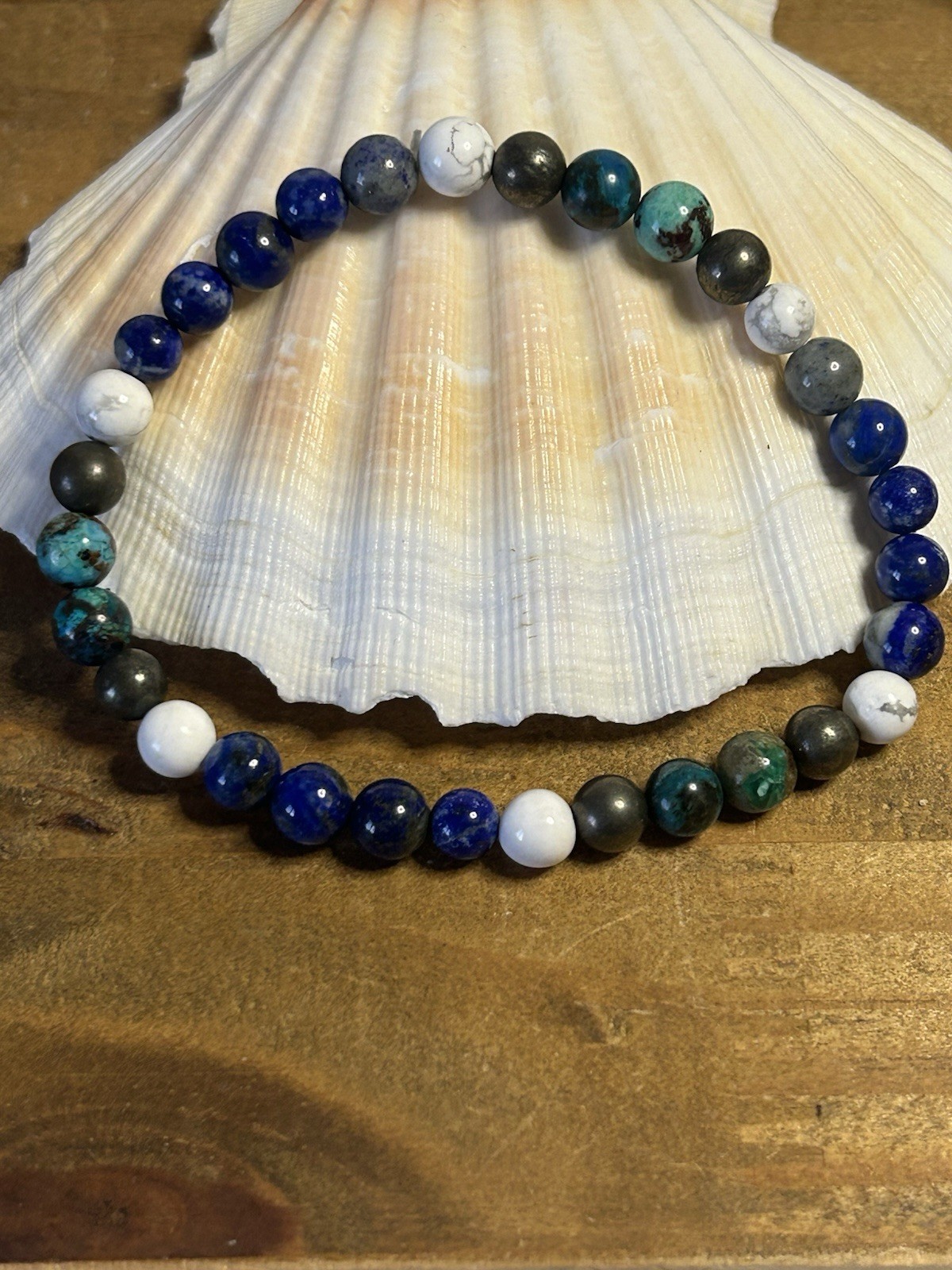 Bracelet anti-douleurs en lapis-lazuli et chrysocolle, le cadeau bien-être idéal pour femme