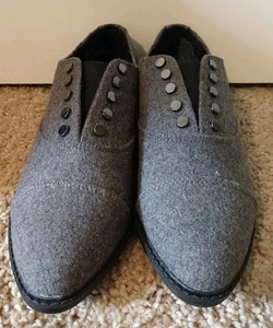 vera wang slip on shoes