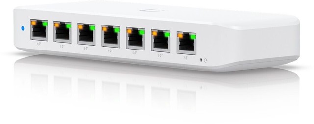 Ubiquiti UniFi Switch USW-ULTRA 8x Gigabit Ethernet Gestito L2 PoE+ Compatto