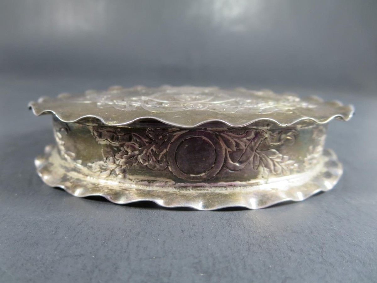 Antique Karl Kurz Hanau Germany .930 Silver Oval Trinket Box