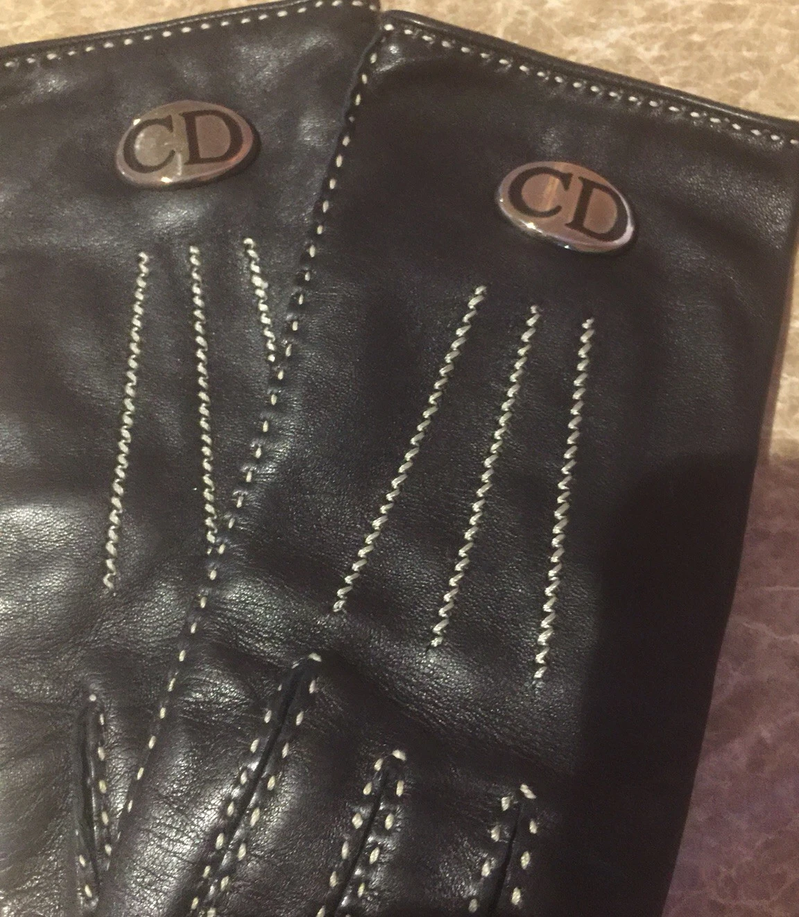 GANTS EN CUIR DIOR CHRISTIAN DIOR 100 % AUTHENTIQUE NOIR RARE HAUTEMENT DÉSIRABLE