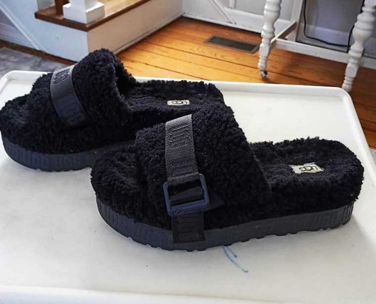 Ugg Women's Fluffita Slipper / Sandal (Size 7) Black