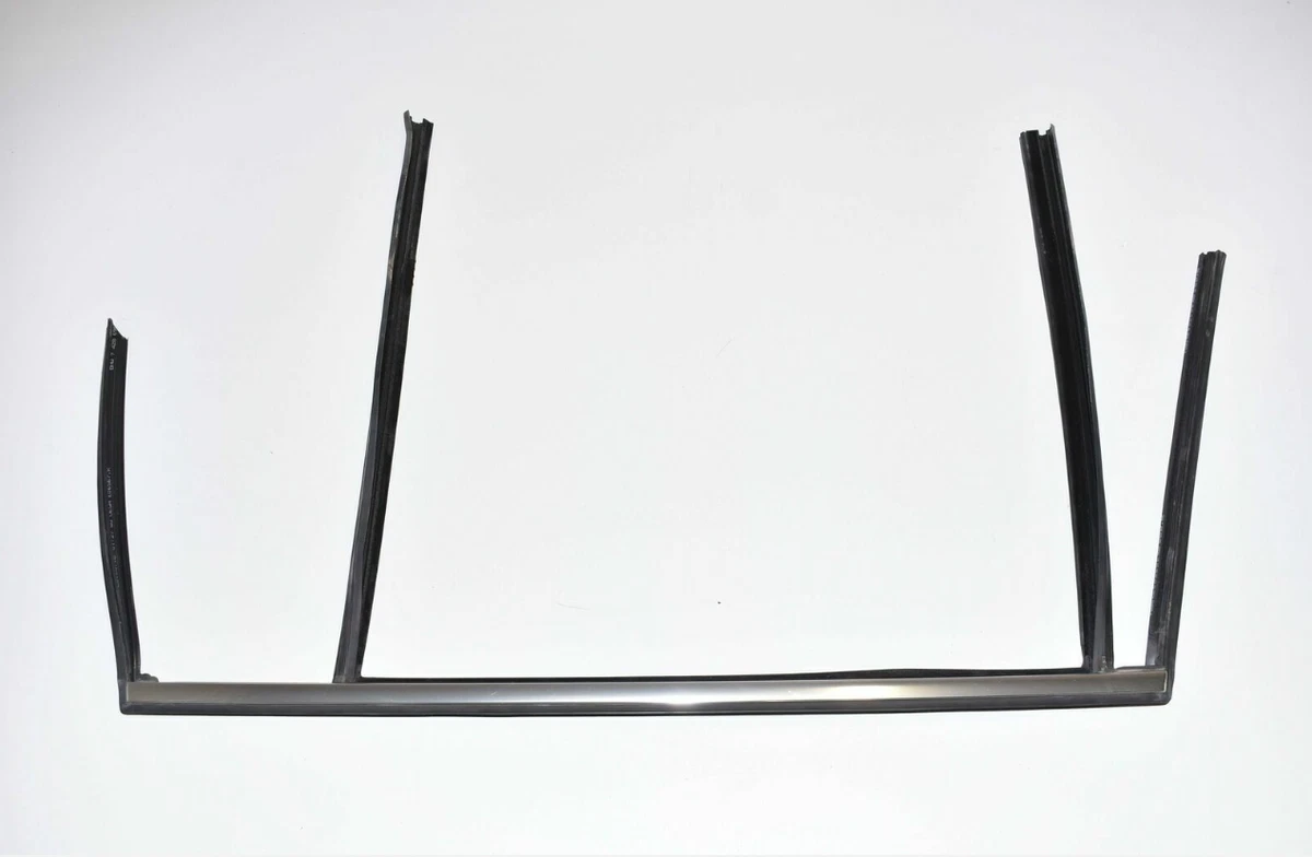NEW BMW X7 G07 REAR RIGHT DOOR WINDOW CHANNEL 7431136 51357431136 