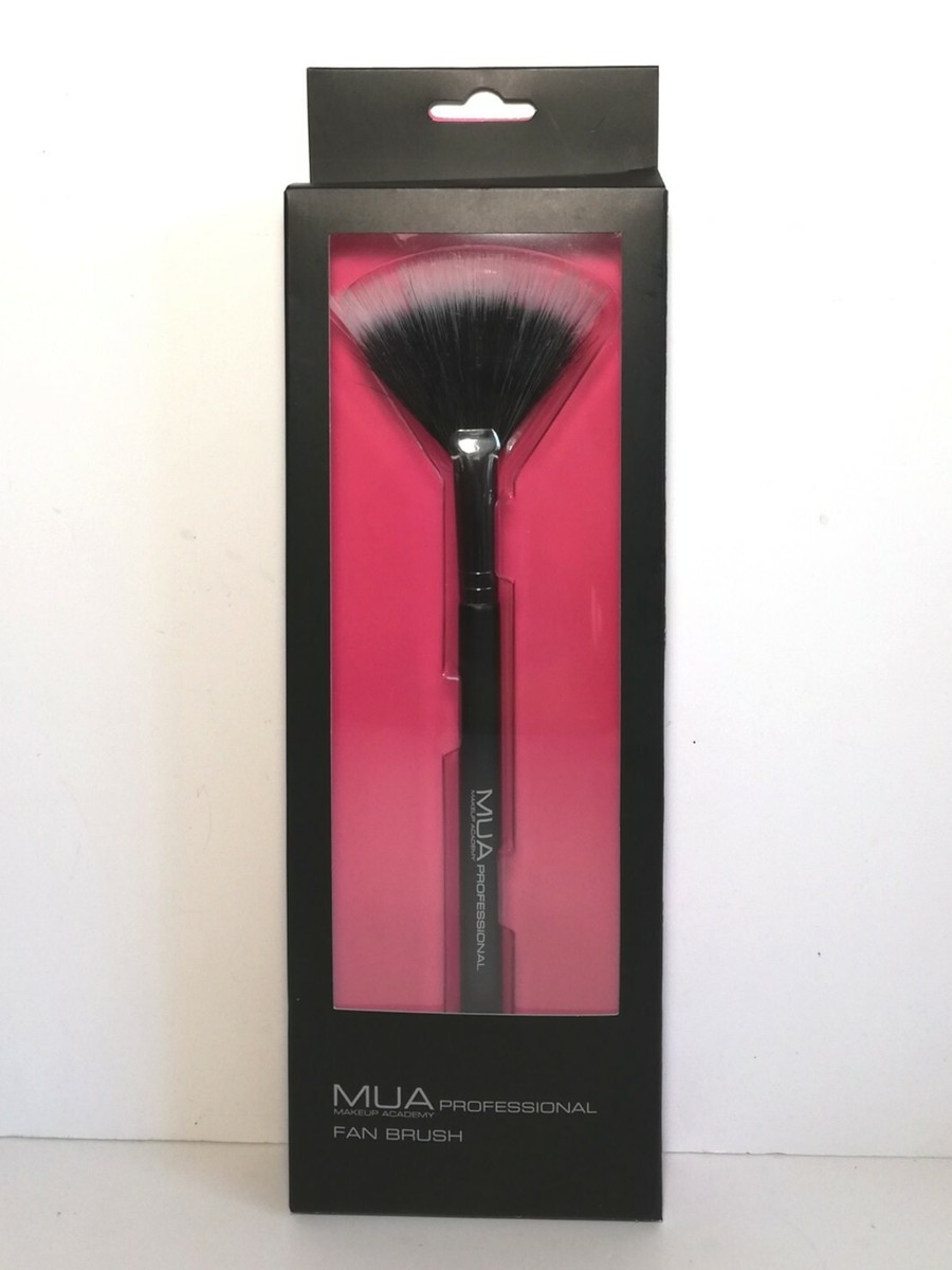 MUA Makeup Academy Professional, Fan Brush Free Shipping