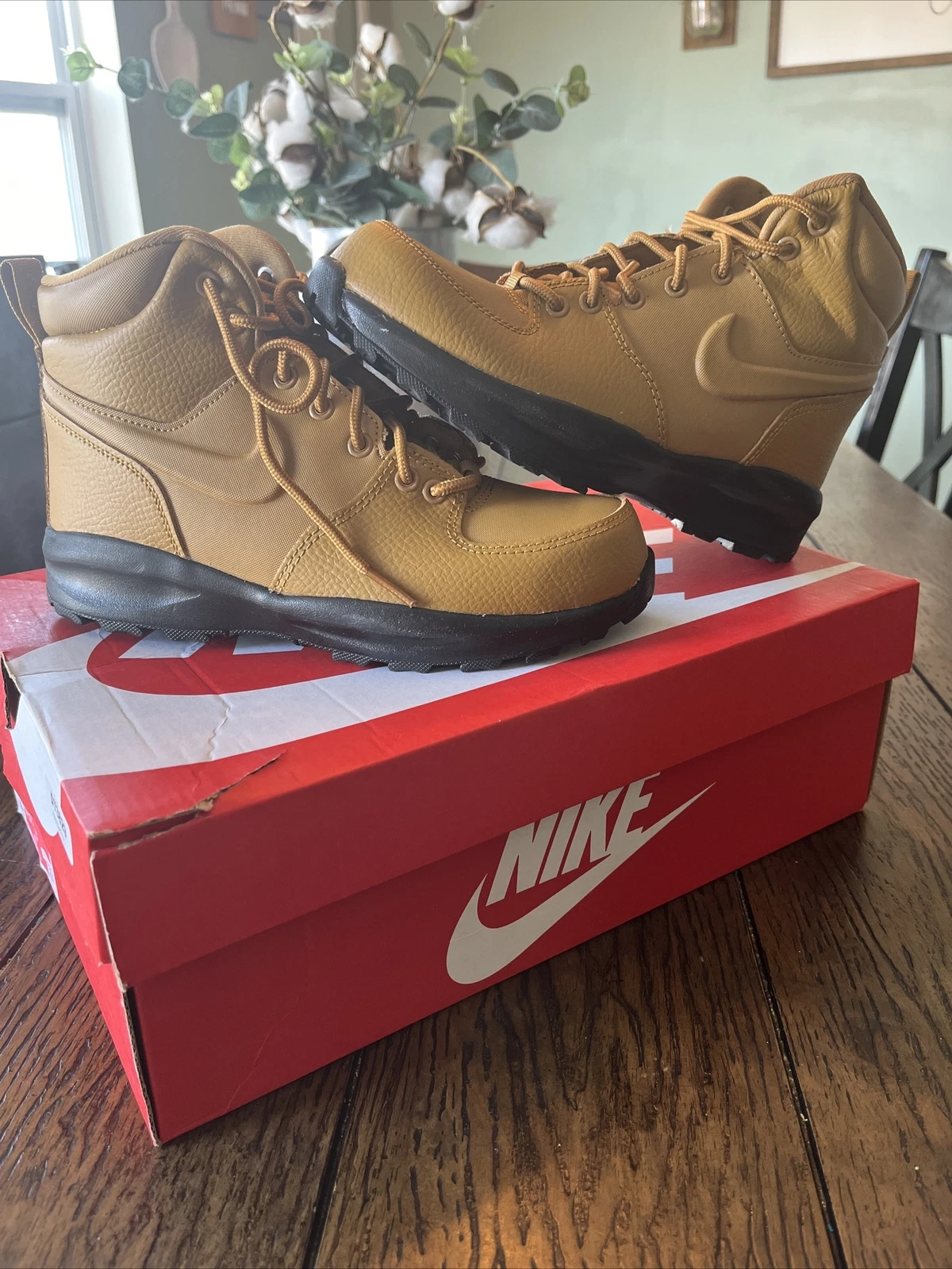 Stivali in pelle Nike Manoa BQ5372 700 grano bambini taglia 4Y