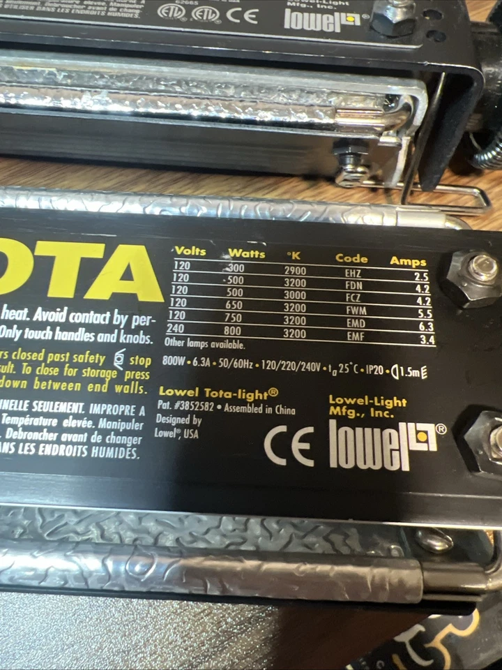 2 lowel tota no light bulb no power cord - Image 2 of 4