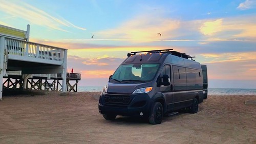 2024 Airstream Rangeline