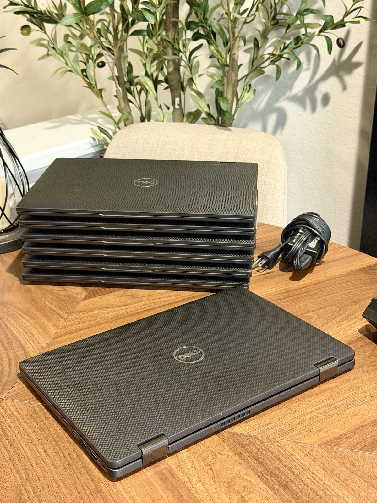 Dell LT-DE7420/i7-G11-16-512-D Latitude 7420, 14.0-Inch Laptop, with Intel Core i7-1165G7, 512 GB SSD, Windows 11 Pro