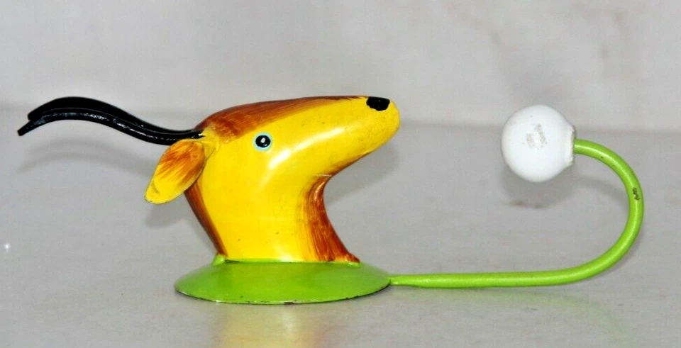 Gancho colgante de pared pintado a mano con forma de ciervo amarillo de hierro Foto 3 de 4