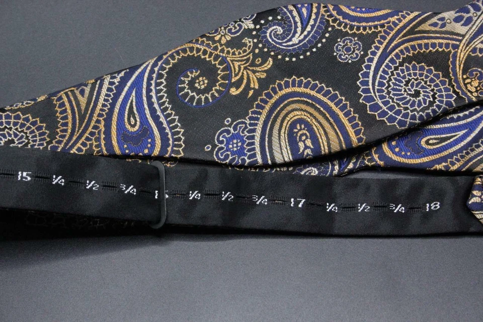 Pajarita. Pajarita ajustable negra con azul marrón cachemir. Foto 3 de 3