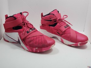 lebron soldier 11 breast cancer