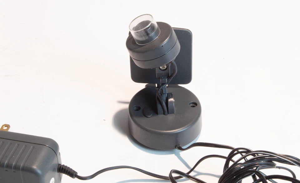 X10 2.4GHz Wireless Color Camera Video Sender Model No.XC10A - Image 2 of 2