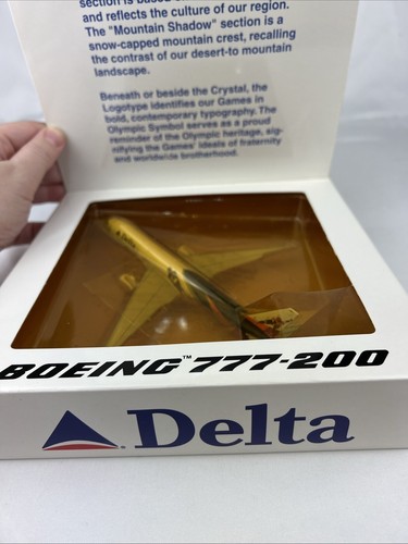 Gemini Jets 1/400 Delta Airlines B777-200 Salt Lake 2002 355-7416 - Picture 8 of 15