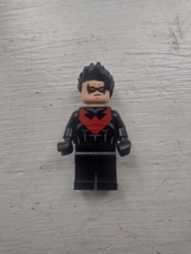 LEGO Nightwing Mini Figure. BATMAN. DC SUPER HEROES. 76011. 