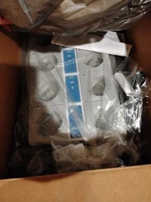 Stryker 400-655 T4 Eight Station Battery Charger 