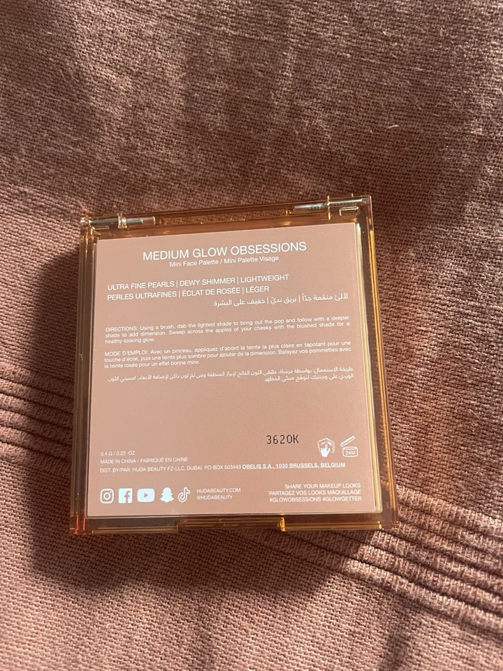 Huda Beauty Highlighter palette Medium Glow Obsessions - Bild 3 von 4