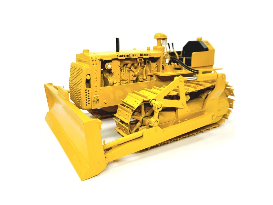 Caterpillar Cat Model D4 Crawler Dozer - Riecke CCM 1:16 Scale Model - Image 2 of 4