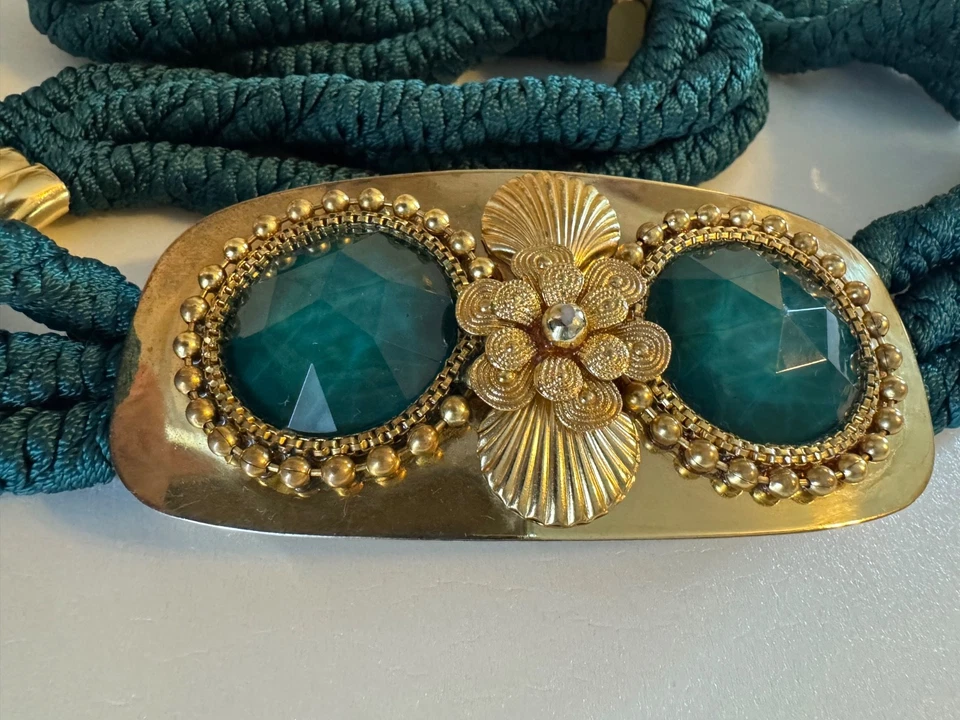 Cinturón de colección años 70 Gutos con Alemania tonos dorados y grandes piedras verdes, estilo cuerda, raro Foto 2 de 4