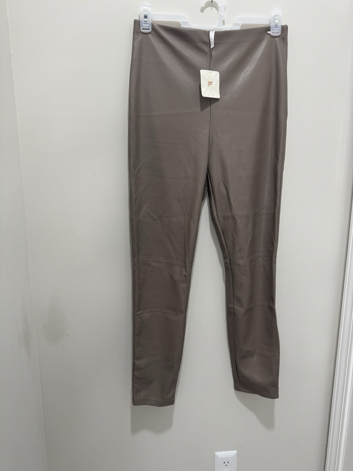 Fabletics Women's Vegan Leather Pull-On Leggings  Willow Bark XL NWT Stretch