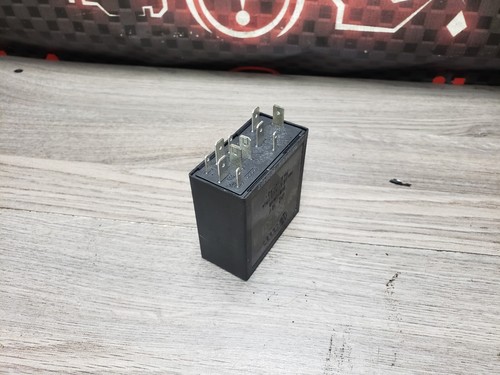 2000 - 2010 Volkswagen Intermittent Windshield Wiper Control Pulse Speed Relay - Picture 10 of 12