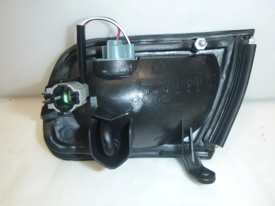 PARK LAMP TURN SIGNAL (FITS 1997-1999 NISSAN MAXIMA) PASSENGER SIDE Foto 2 de 3